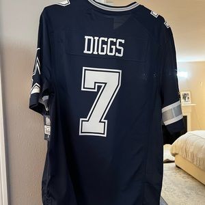 NEW WITH TAGS - TREVON DIGGS COWBOYS JERSEY #7
